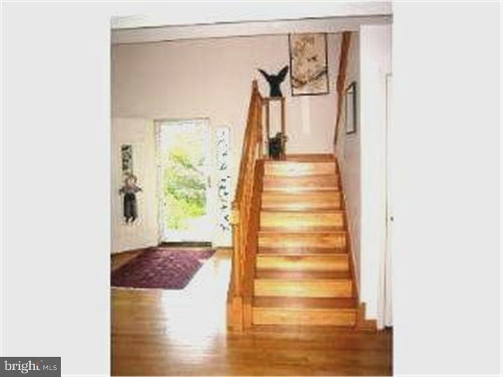9 Farm House Road Newark, DE 19711 - Photo 10 of 25 Foyer