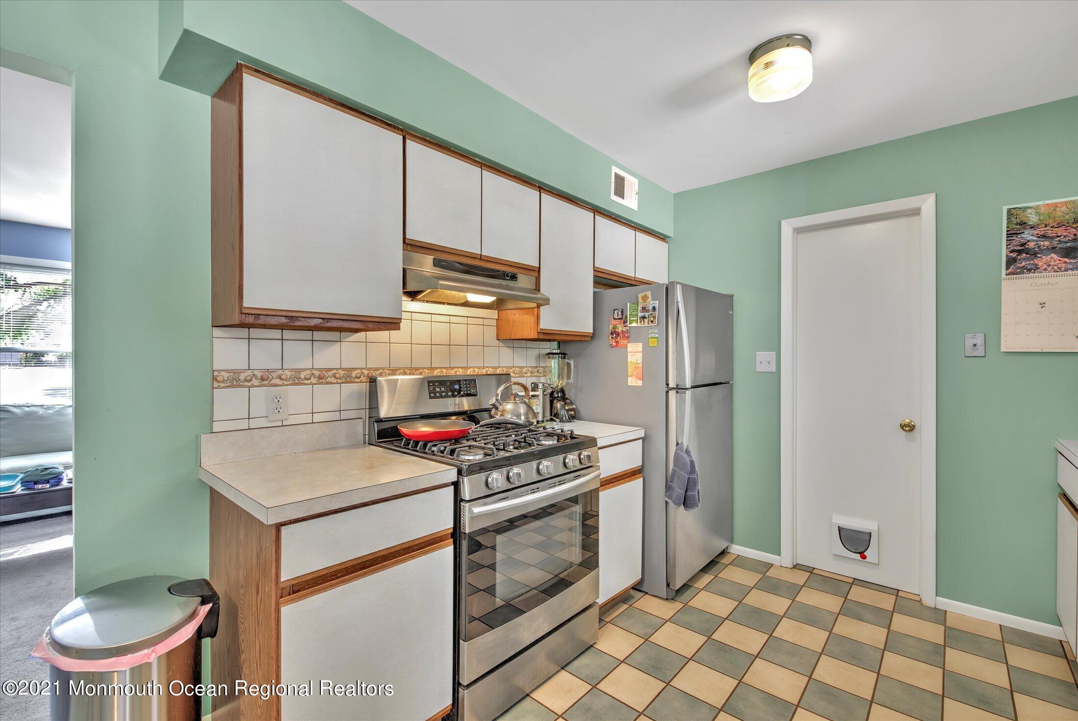 214 Nantucket Road Forked River, NJ 08731 - Photo 10 of 31 10-KITCHEN