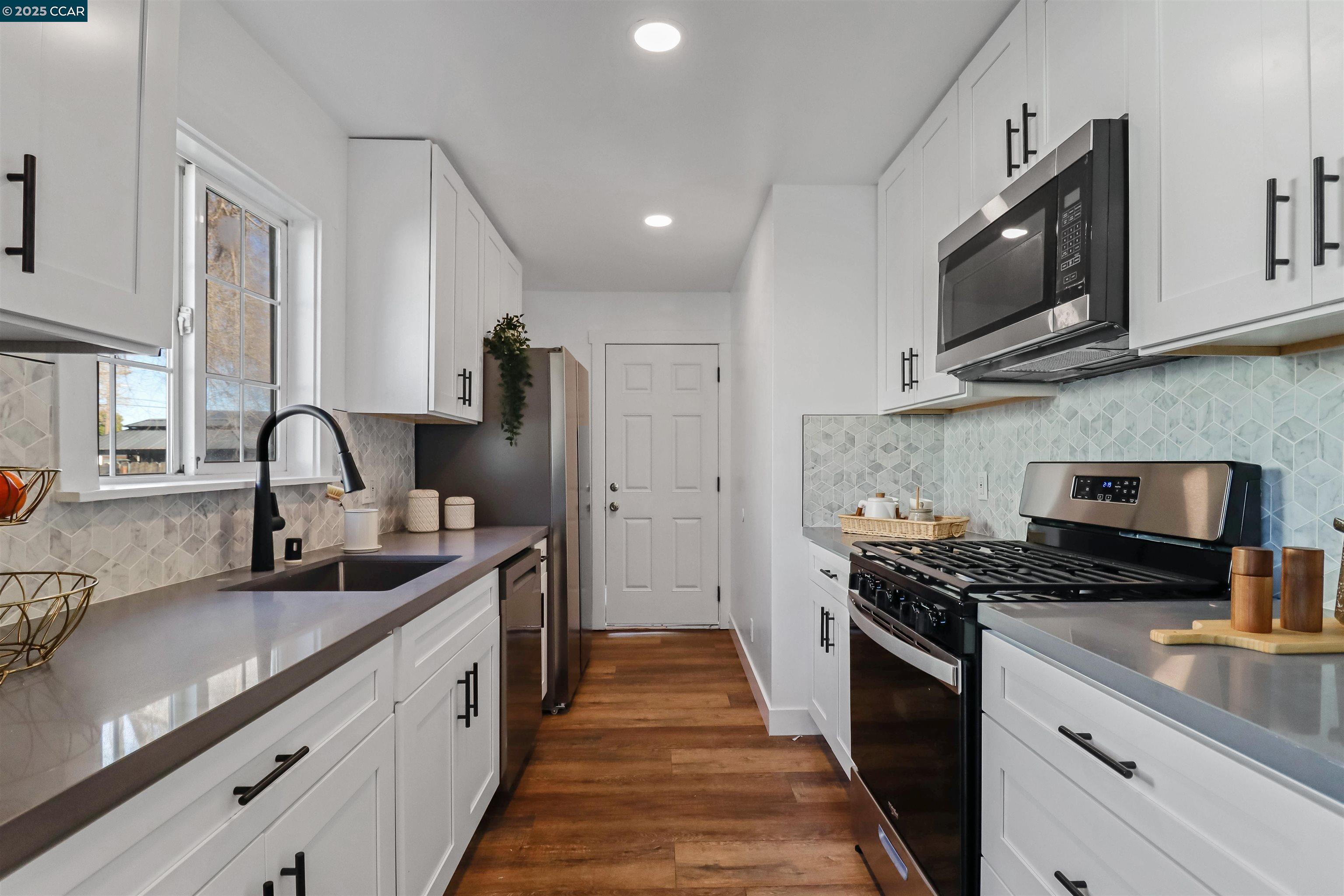 240 West Leland Road Pittsburg, CA 94565 - Photo 1 of 1 Gallery Image 1