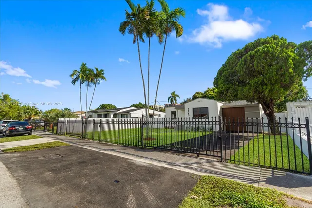 a view of a garden with a small yard