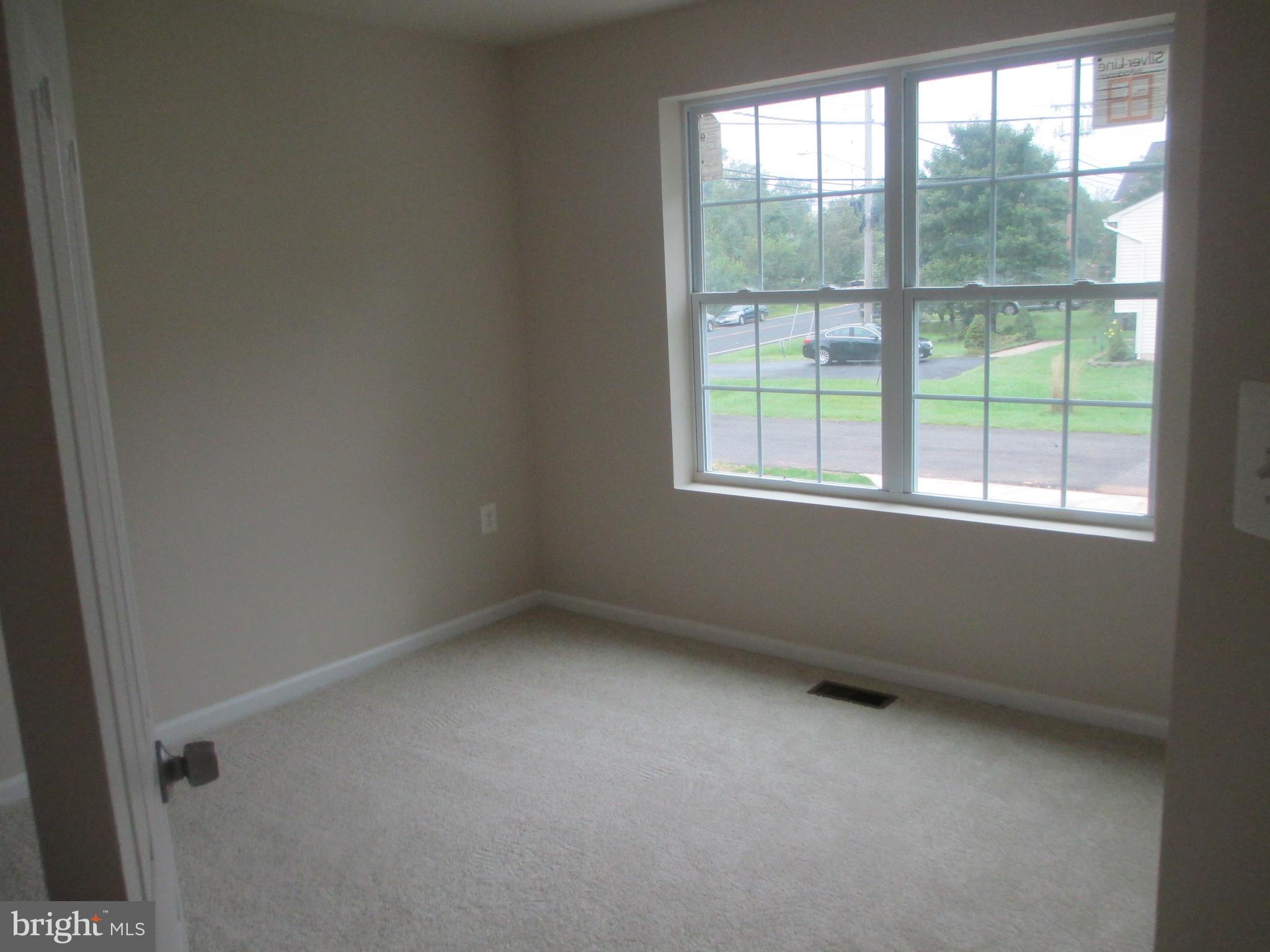 4905 Seltzer Road Lanham, MD 20706 - Photo 14 of 24 Family Room