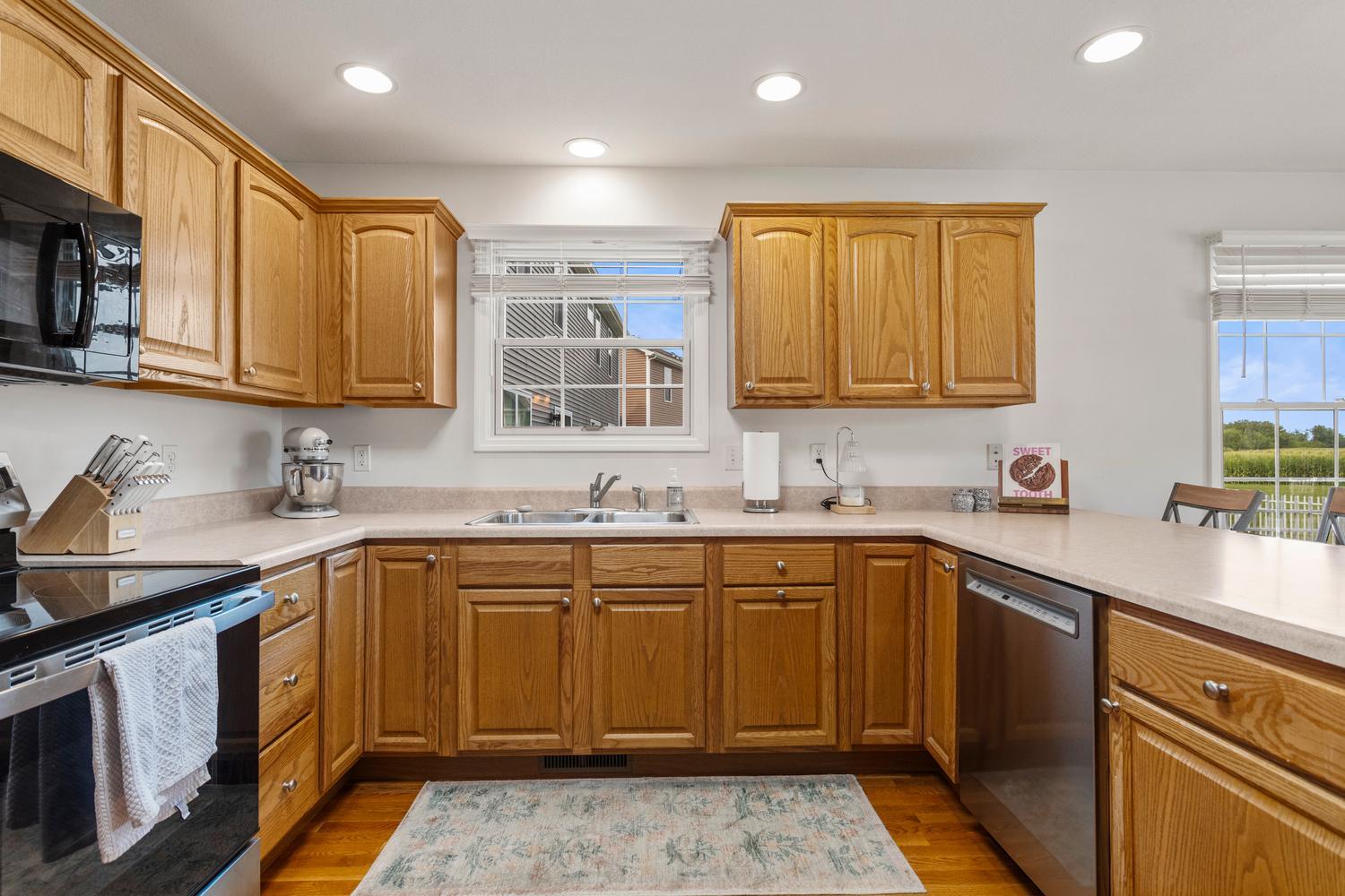 3412 Boulder Ridge Drive Champaign, IL 61822 - Photo 9 of 34 Gallery Image 9
