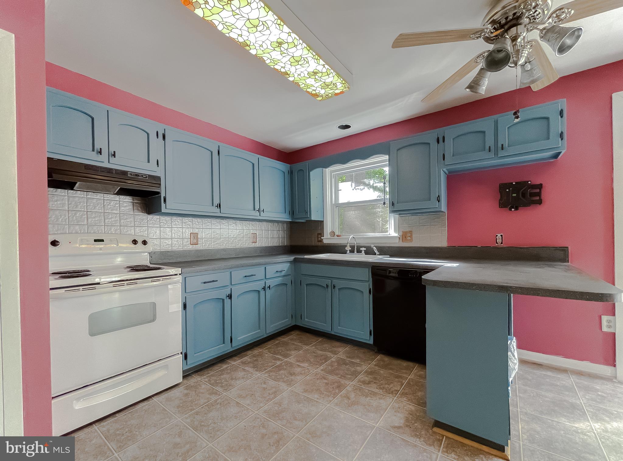 14217 Burnt Store Road Hughesville, MD 20637 - Photo 15 of 44 COUNTRY KITCHEN