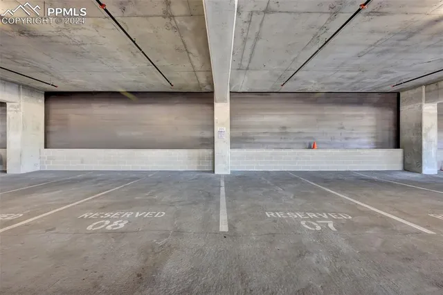 a view of a livingroom with furniture