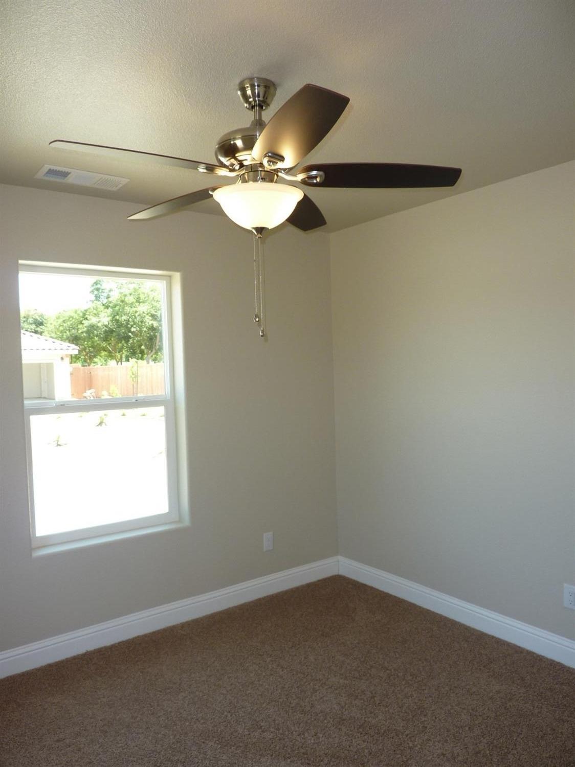 704 Riverside Drive Madera, CA 93638 - Photo 11 of 37 Gallery Image 11