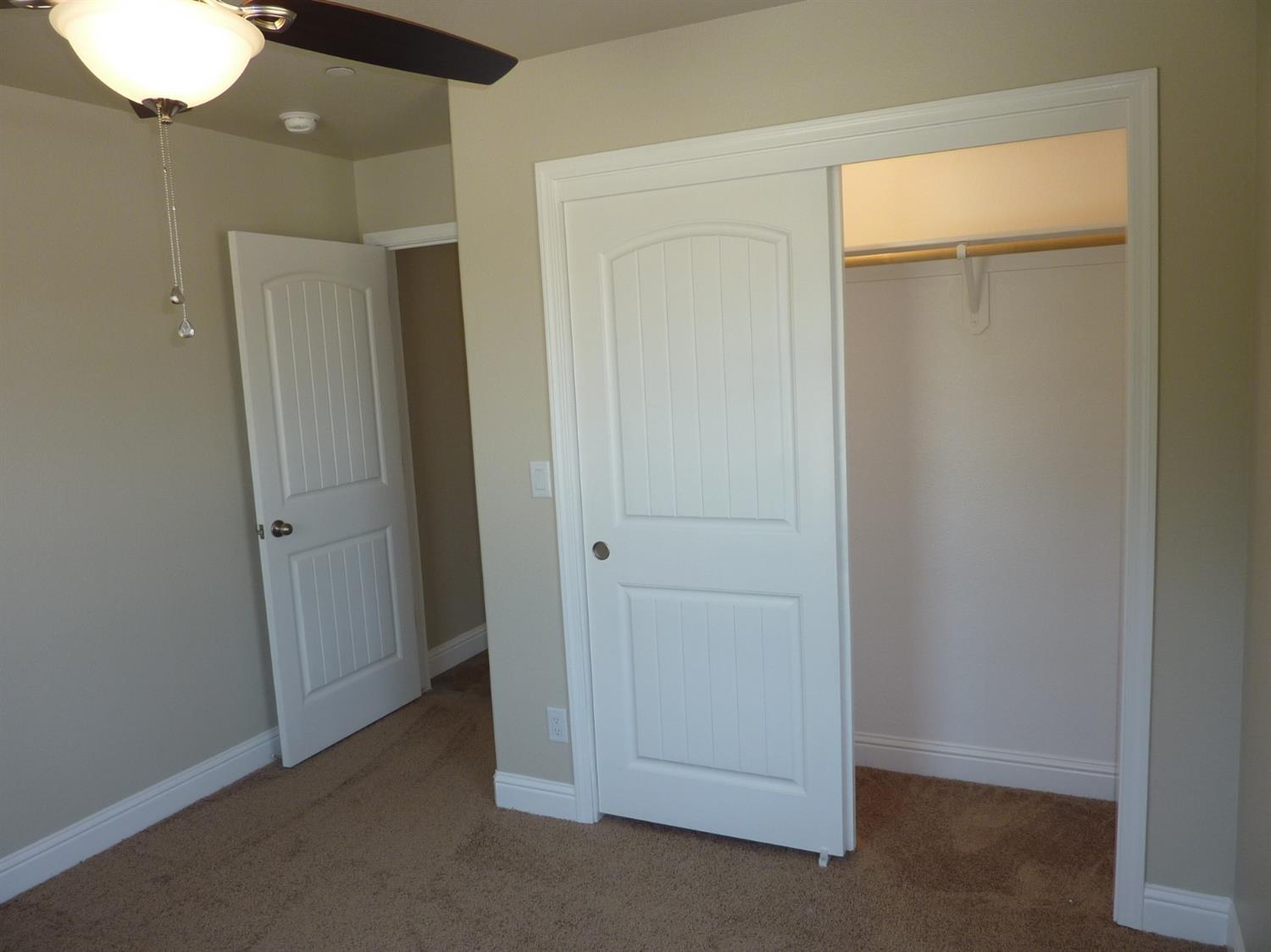 704 Riverside Drive Madera, CA 93638 - Photo 12 of 37 Gallery Image 12