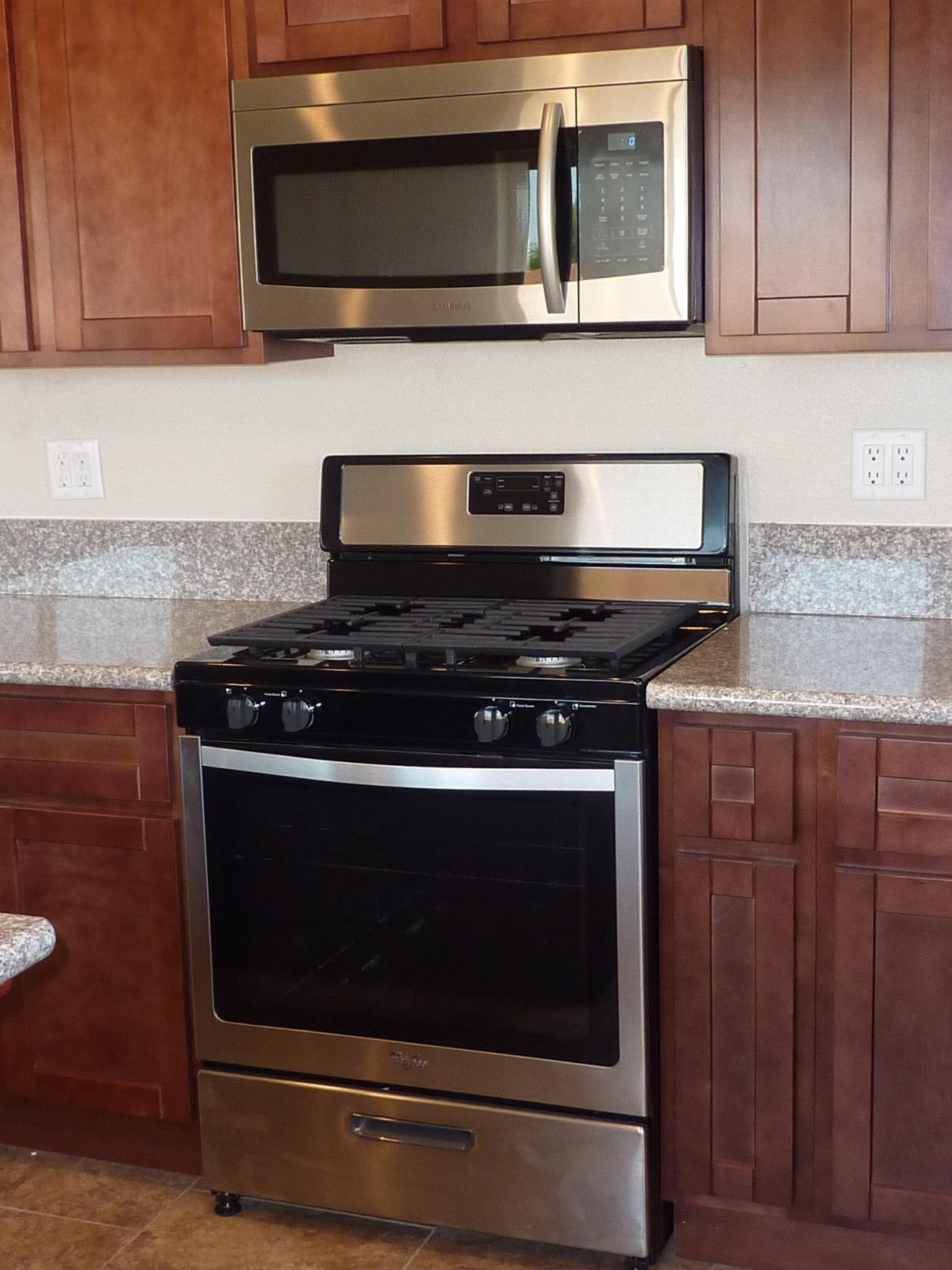 704 Riverside Drive Madera, CA 93638 - Photo 17 of 37 Gallery Image 17