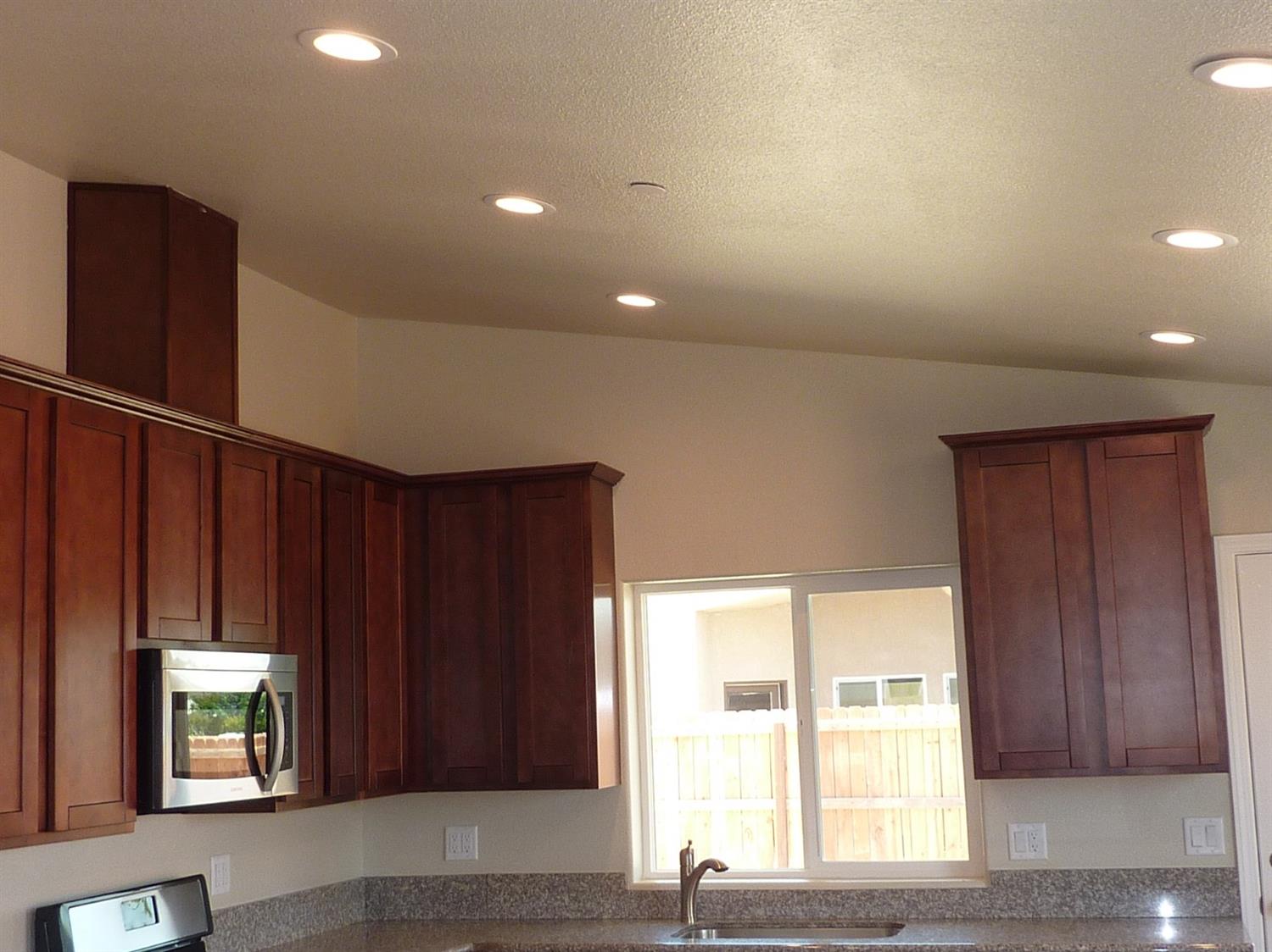 704 Riverside Drive Madera, CA 93638 - Photo 18 of 37 Gallery Image 18