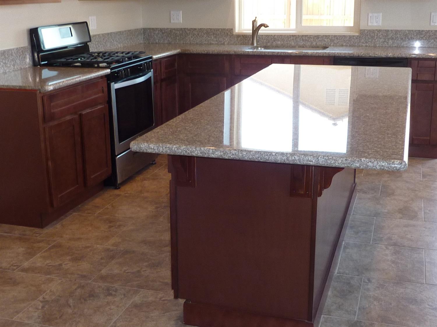 704 Riverside Drive Madera, CA 93638 - Photo 19 of 37 Gallery Image 19
