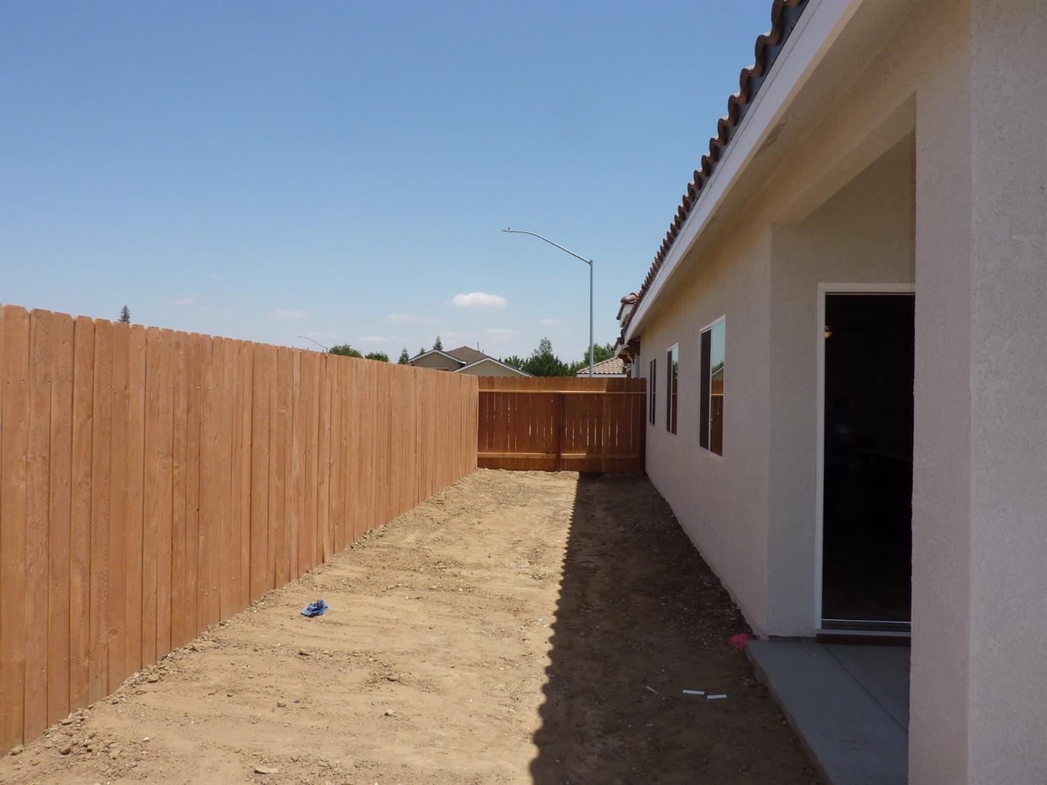 704 Riverside Drive Madera, CA 93638 - Photo 31 of 37 Gallery Image 31
