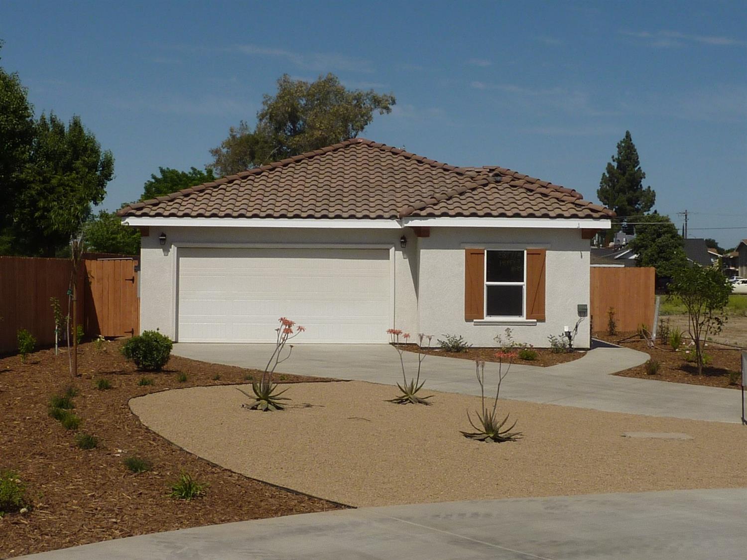 704 Riverside Drive Madera, CA 93638 - Photo 5 of 37 Gallery Image 5