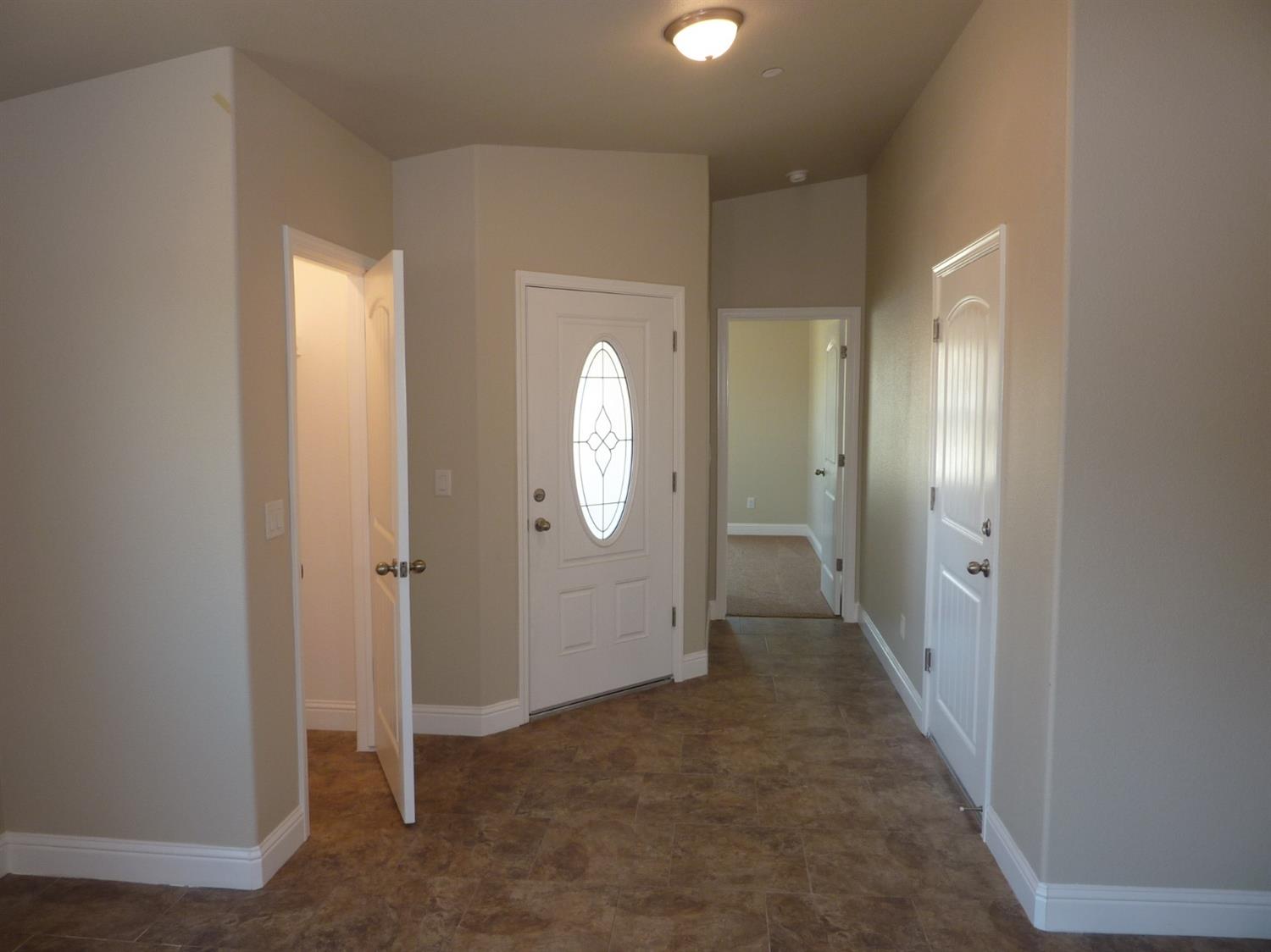 704 Riverside Drive Madera, CA 93638 - Photo 9 of 37 Gallery Image 9