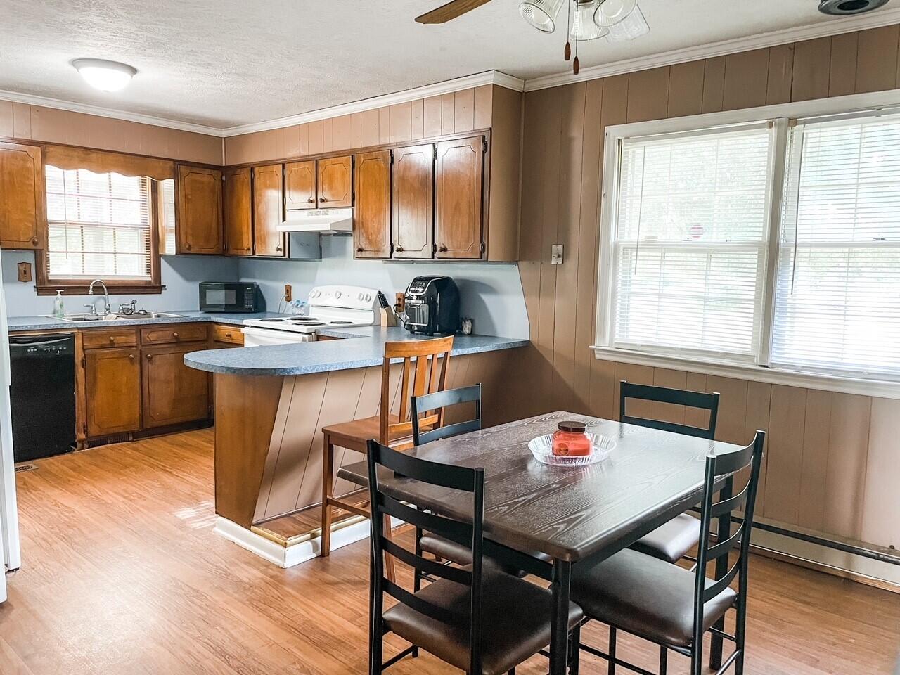 26 Stone Gate Court Pooler, GA 31322 - Photo 3 of 17 Kitchen