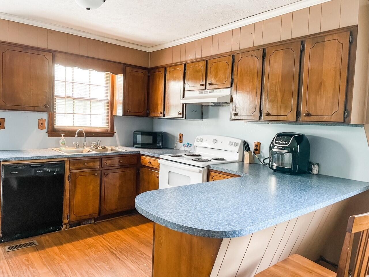 26 Stone Gate Court Pooler, GA 31322 - Photo 4 of 17 kitchen 3