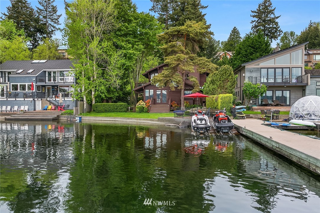 6669 Northeast Windermere Road Seattle, WA 98115 - Photo 33 of 36