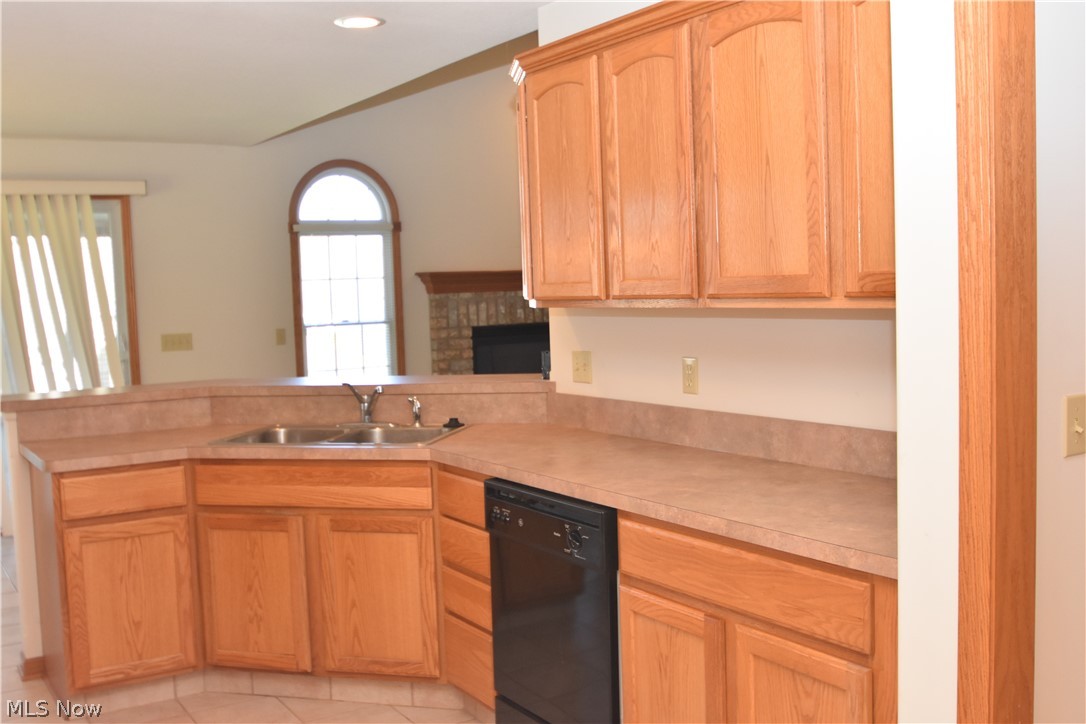 7007 Clingan Road, Unit 34 Youngstown, OH 44514 - Photo 6 of 18 Another view of kitchen.