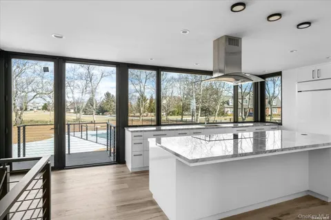 $2,699,000 | 290 Windward Road, Orient, NY 11957