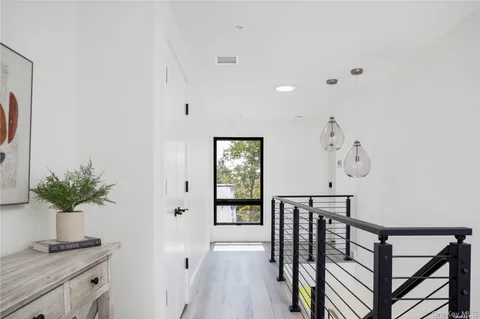 $2,699,000 | 290 Windward Road, Orient, NY 11957