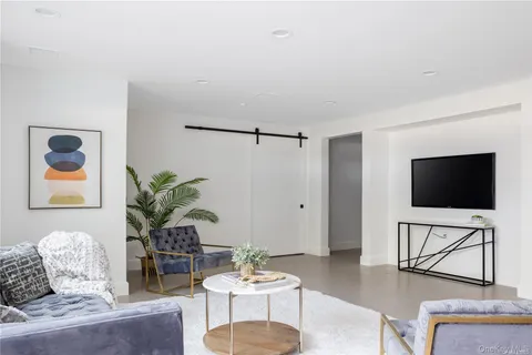 $2,699,000 | 290 Windward Road, Orient, NY 11957