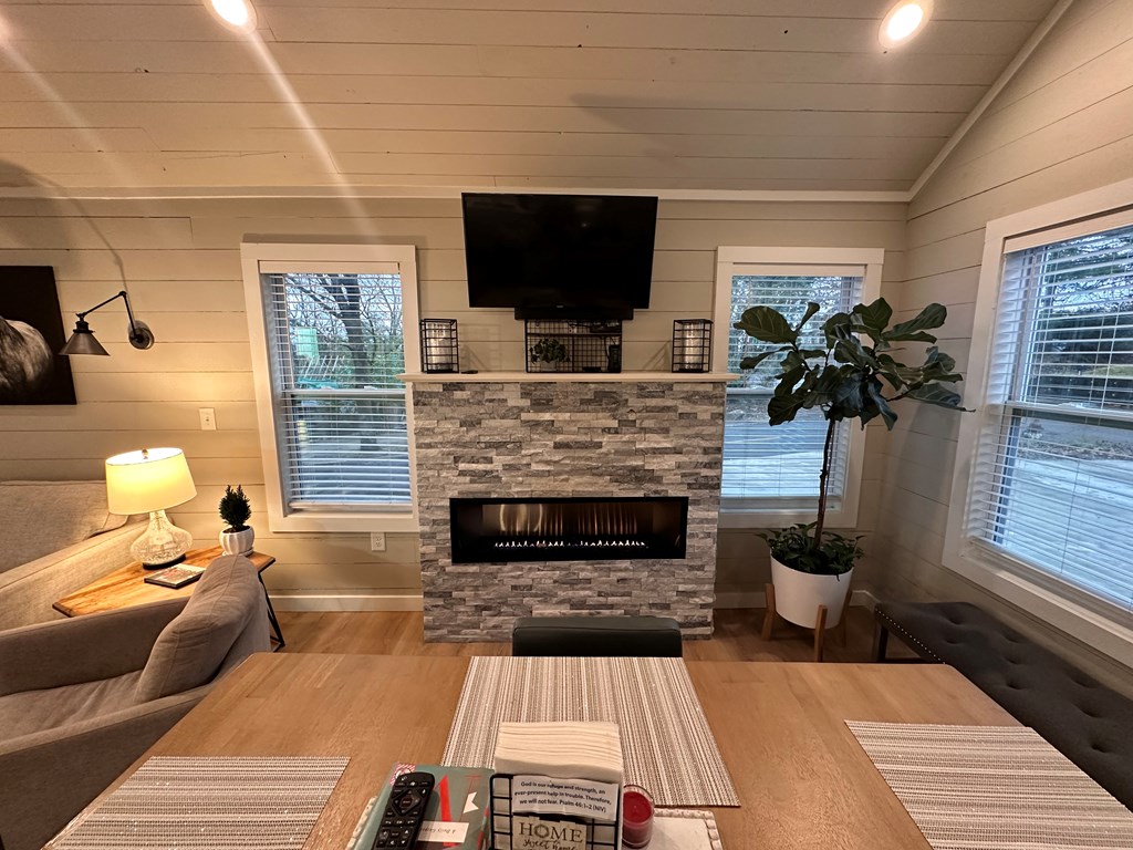 610 East 2nd Street Blue Ridge, GA 30513 - Photo 6 of 26 Gallery Image 6