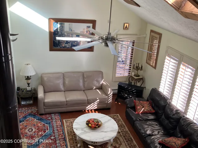 $330,000 | 150 Mallard Lane, Albrightsville, PA 18210