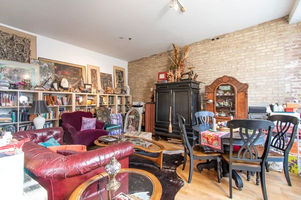 $2,000 | 537 Custer Avenue, Unit 1, Evanston, IL 60202