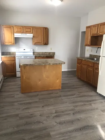 $1,700 | 263 Martin Street, Unit 2, Hartford, CT 06120