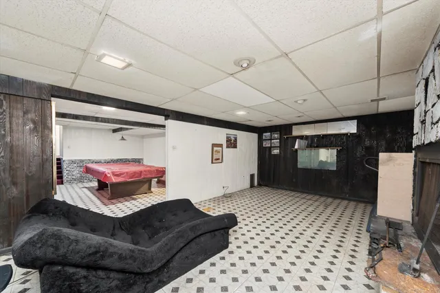 $269,000 | 943 East 164th Court, South Holland, IL 60473