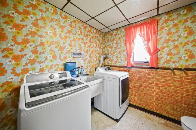 $269,000 | 943 East 164th Court, South Holland, IL 60473