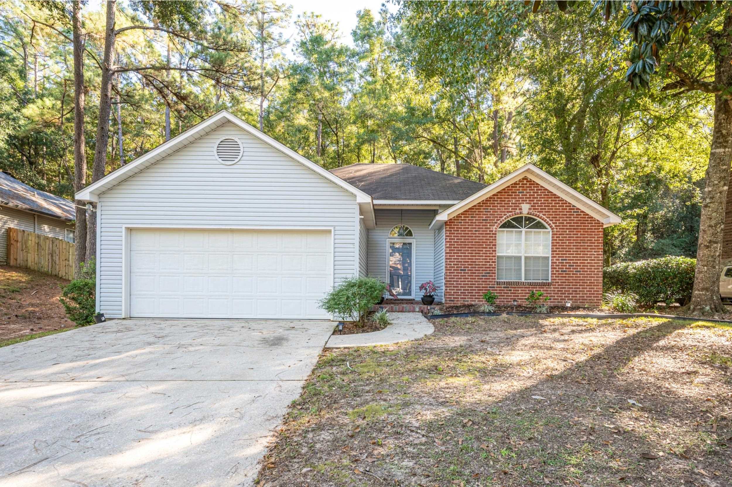 136 Donna Circle Daphne, AL 36526 - Photo 1 of 28 Front Of Structure