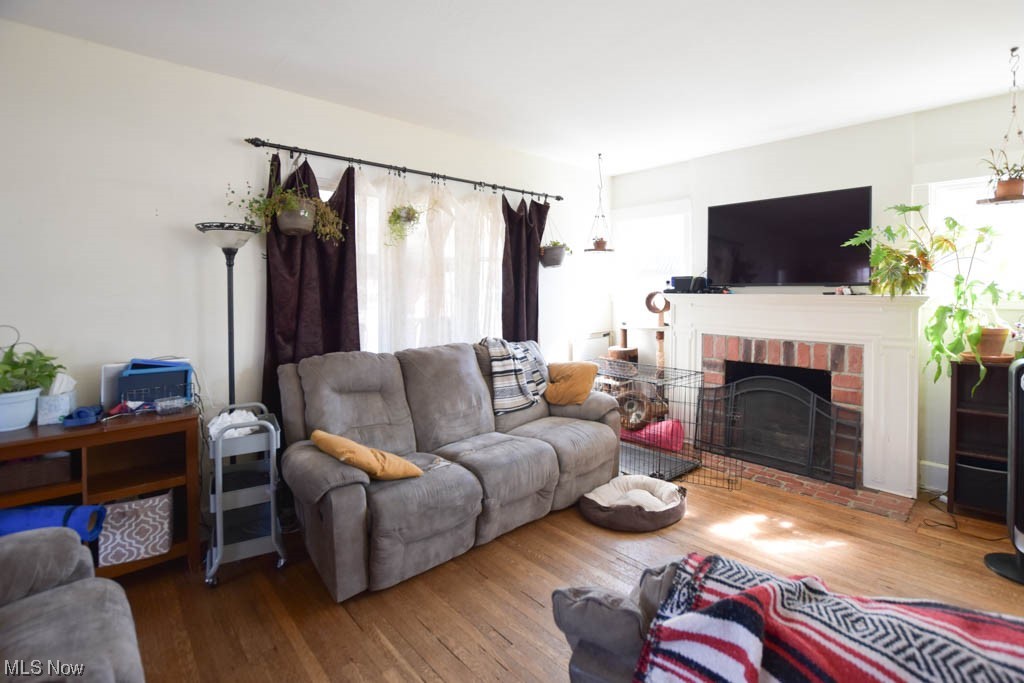 1411 Fulton Road Northwest Canton, OH 44703 - Photo 3 of 22 Living Room