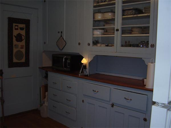 13 Hampshire Road Reading, MA 01867 - Photo 4 of 7 Gallery Image 4