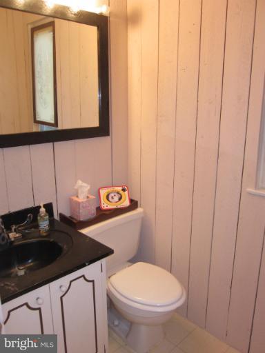 14905 Wellwood Road Silver Spring, MD 20905 - Photo 3 of 30 Main level powder room