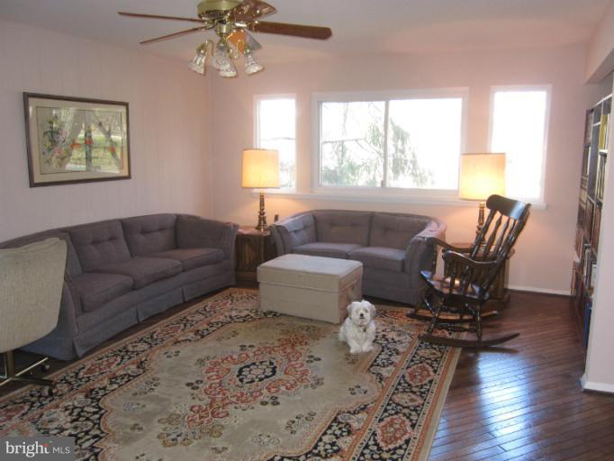 14905 Wellwood Road Silver Spring, MD 20905 - Photo 21 of 30 Spacious and bright family room