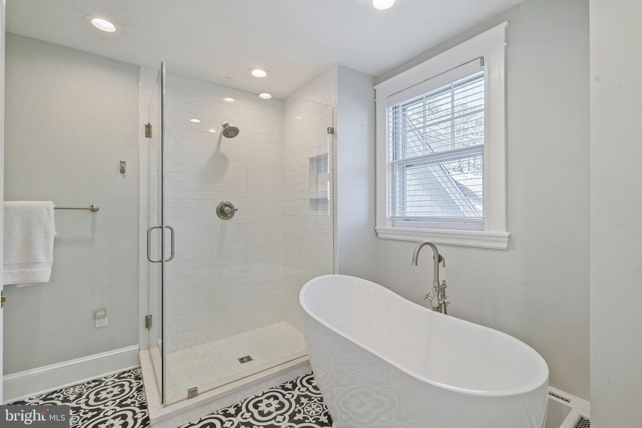 8075 Leehaven Road Easton, MD 21601 - Photo 32 of 54 Primary Ensuite Bath