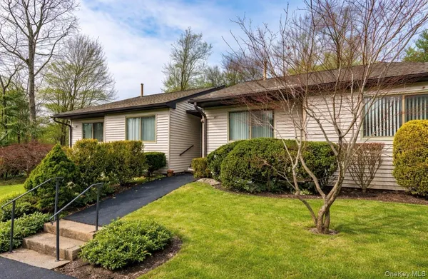 $469,999 | 113 Village Road, Unit B, Yorktown Heights, NY 10598