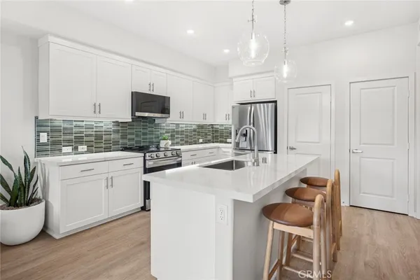 $493,990 | 725 East Rte 66, Glendora, CA 91740