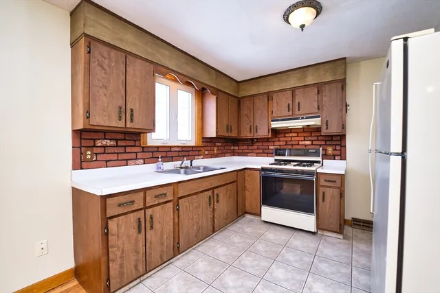 $399,000 | 303 Cummington Street, New Bedford, MA 02745