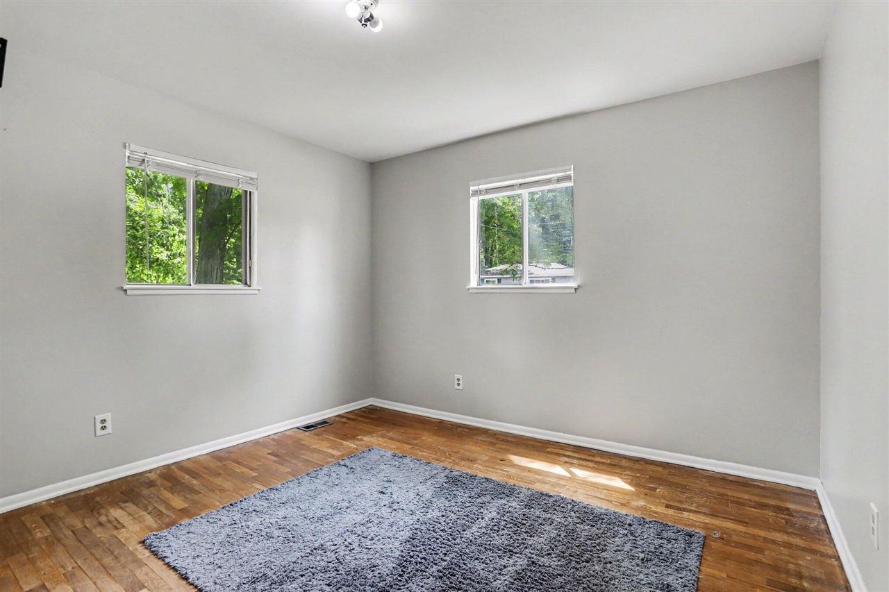 16 Oak Grove Road Battle Creek, MI 49037 - Photo 12 of 28