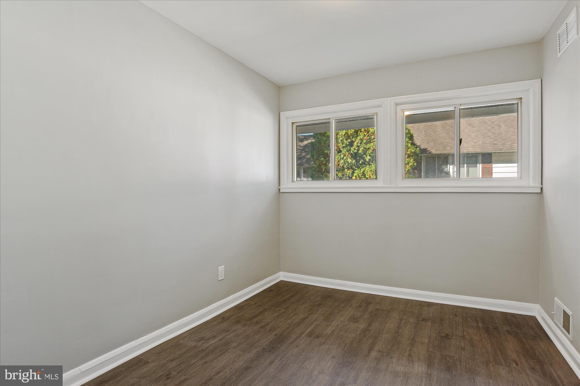 1903 Aster Road Baltimore, MD 21237 - Photo 6 of 18