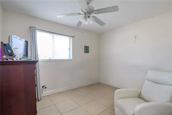 $700,000 | 10941 Southwest 180th Street, Miami, FL 33157