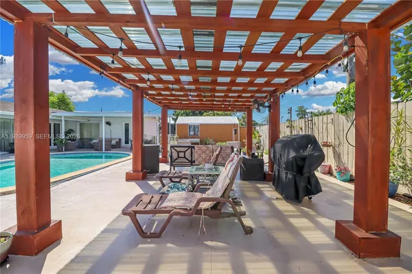 $700,000 | 10941 Southwest 180th Street, Miami, FL 33157