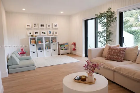 $3,700 | 11017 Southwest 113th Place, Unit 11017, Miami, FL 33176