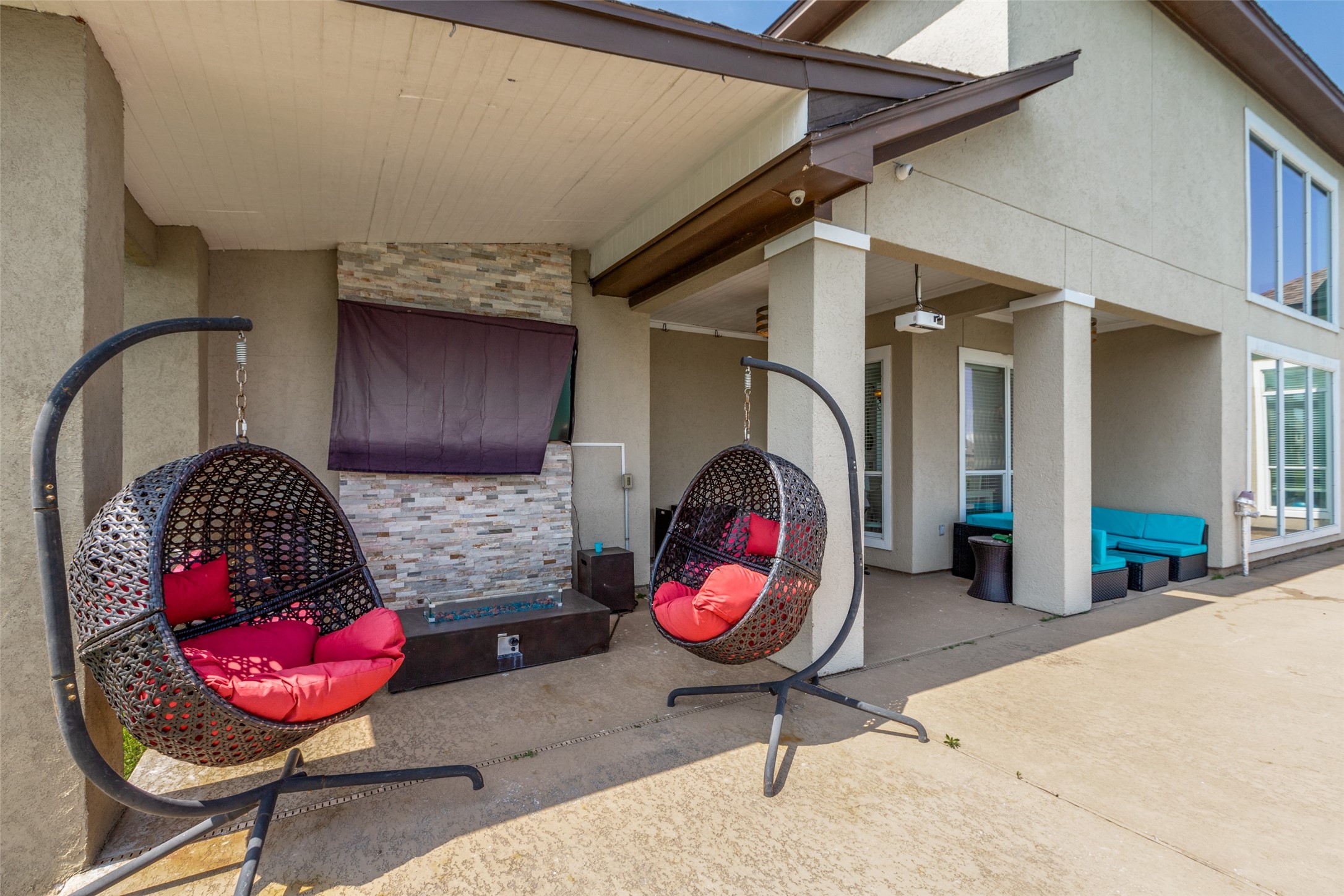 8 Cypress Point Court Manvel, TX 77578 - Photo 8 of 18 a view of a interior of a house