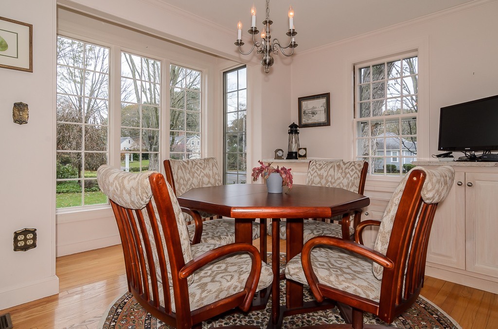 71 Standish Road Wellesley, MA 02481 - Photo 15 of 26