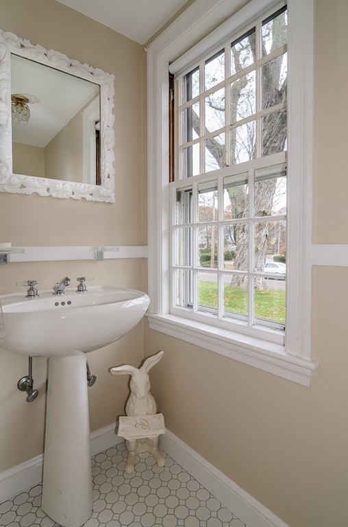 71 Standish Road Wellesley, MA 02481 - Photo 16 of 26