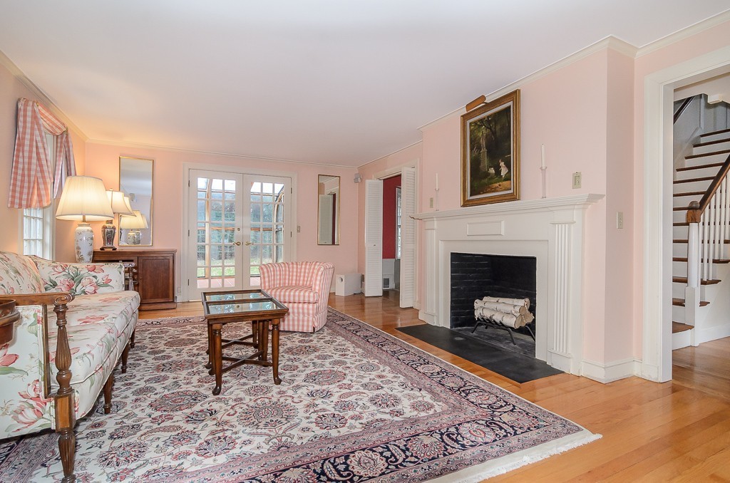 71 Standish Road Wellesley, MA 02481 - Photo 2 of 26