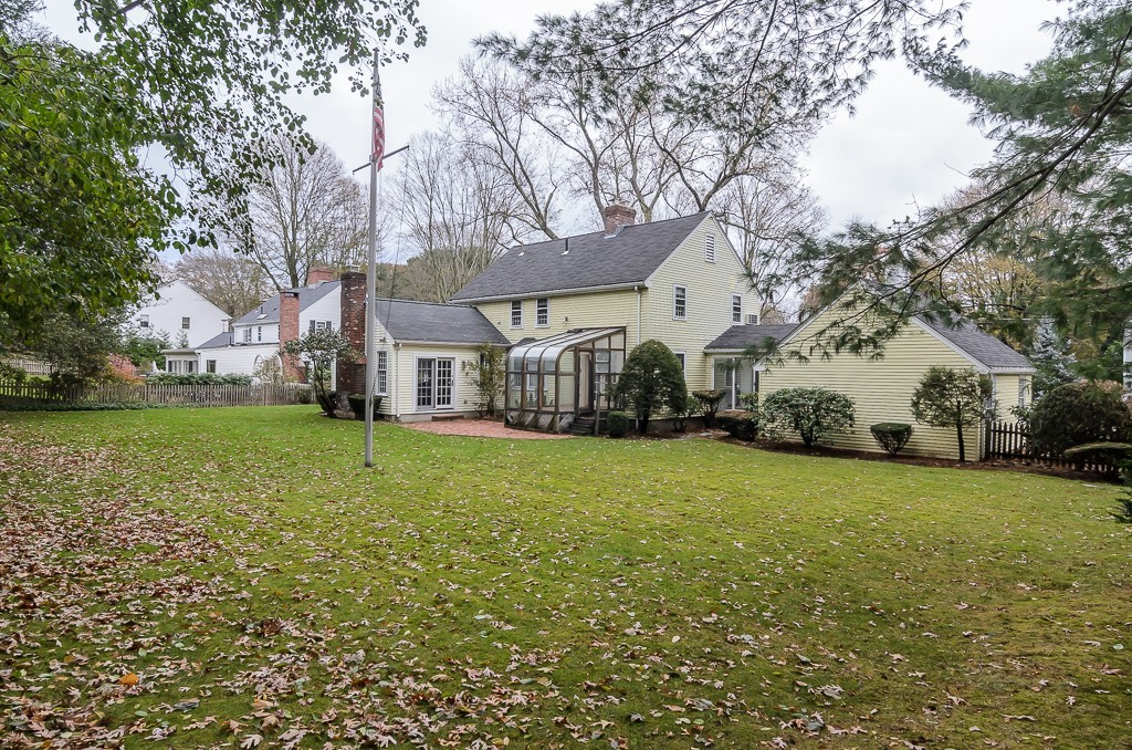 71 Standish Road Wellesley, MA 02481 - Photo 6 of 26