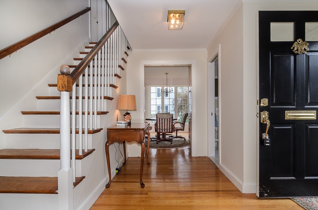 71 Standish Road Wellesley, MA 02481 - Photo 7 of 26