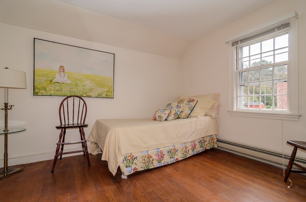 71 Standish Road Wellesley, MA 02481 - Photo 10 of 26